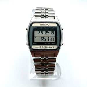 Vintage Seiko A904-5199 LCD Digital Alarm-Chronograph Watch